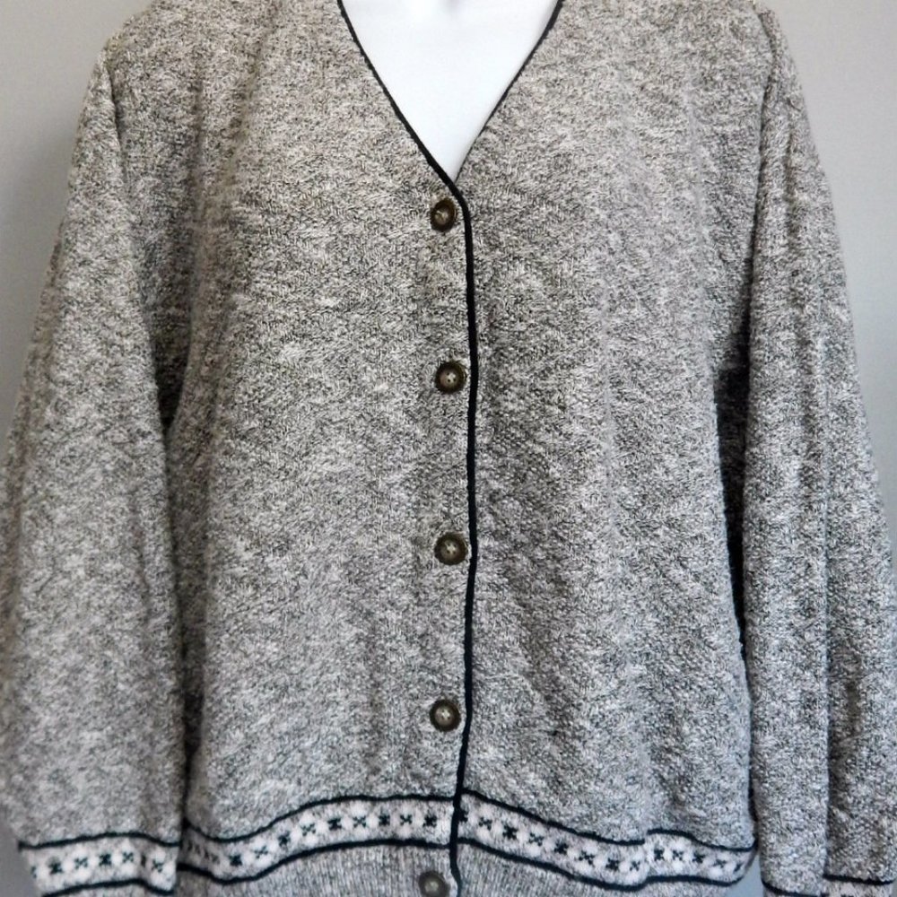 Vintage Women’s Croft & Barrow X-LARGE Black & White Sweater Buttons